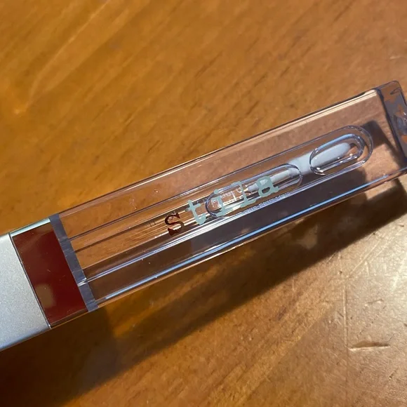 Stila Beauty Boss Lip Gloss Transparency - Picture 5 of 16